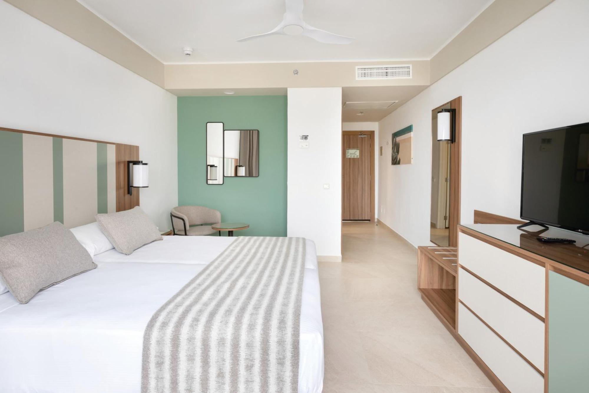 Double Room,1740706802:JPEG